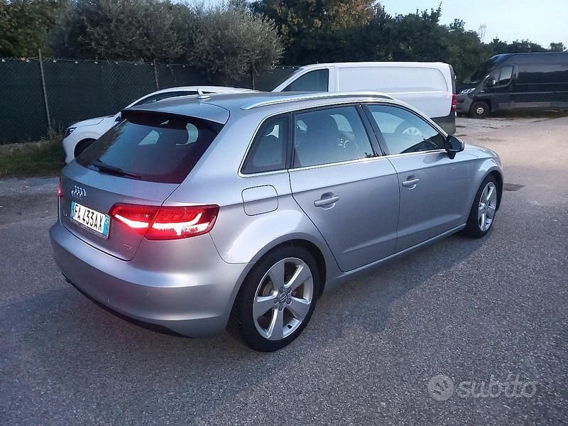 Grigio Usata 2015 Audi A3 S-Line Tre volumi | 15.500 € (Buon prezzo) - Immagine 1/4