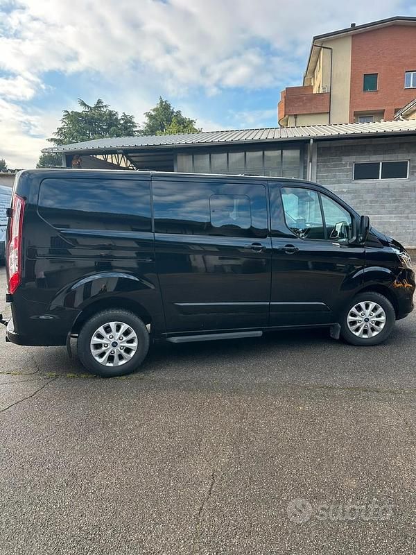 Usata Ford Transit Custom 136 CV (100 kW) 2023 Nero Berlina