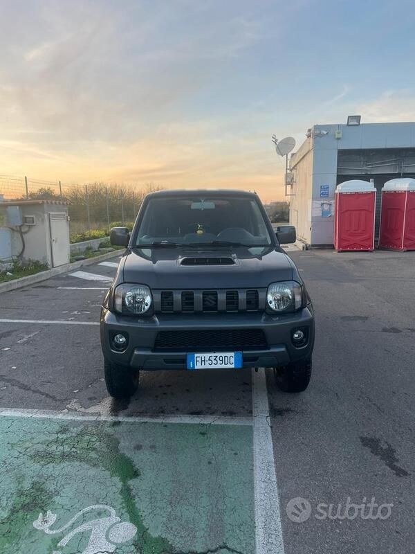 Usata 2017 Suzuki Jimny SUV | 15.500 € (Cara) - Immagine 1/4