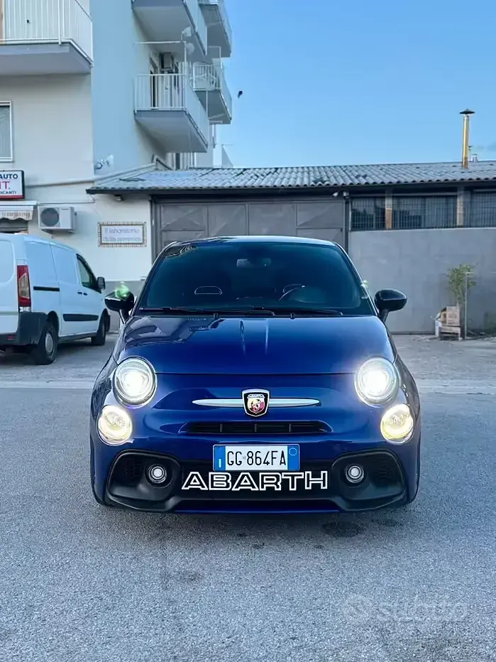 Usata Abarth 500 140 CV (102 kW) 2021 Bluazzurro Berlina