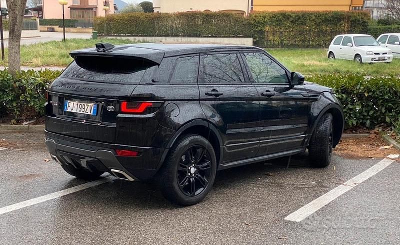 Usata Land Rover Range Rover evoque HSE Dynamic 150 CV (110 kW) 2017 Nero SUV