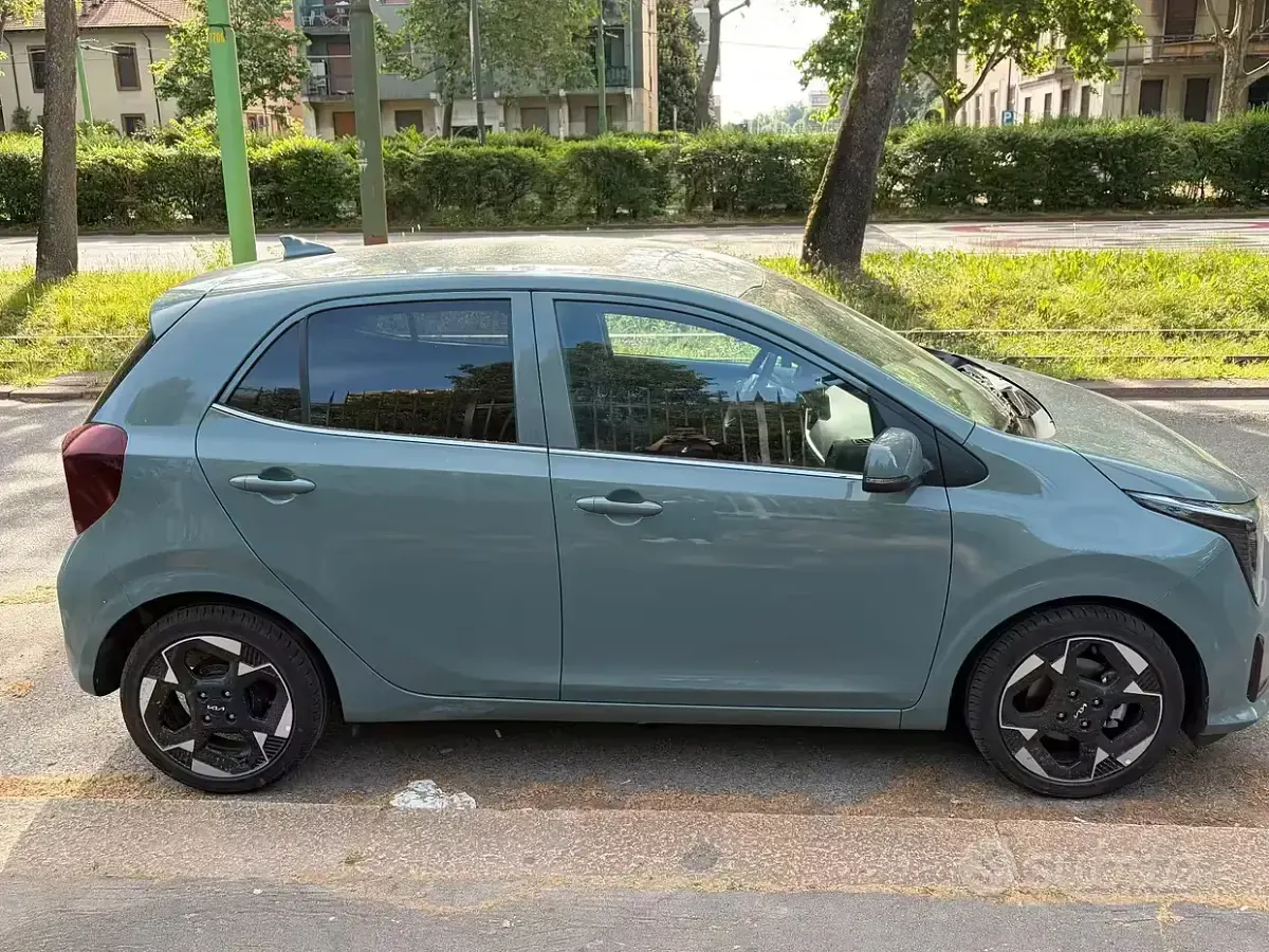Usata Kia Picanto Urban 63 CV (46 kW) 2024 Verde Utilitaria