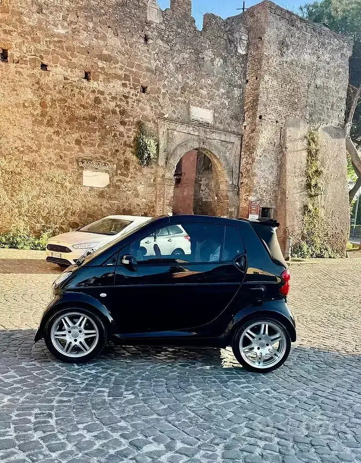 Usata Smart ForTwo Cabrio Brabus 61 CV (44 kW) 2005 Nero Cabrio