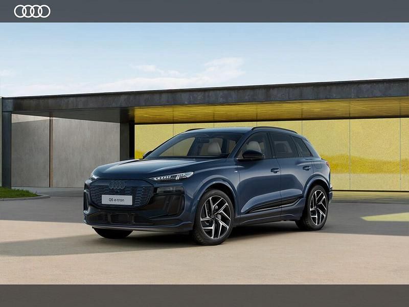 Nuova Audi Q6 e-tron S-Line 239 kW (326 CV) 2025 Blu plasma metallizzato SUV