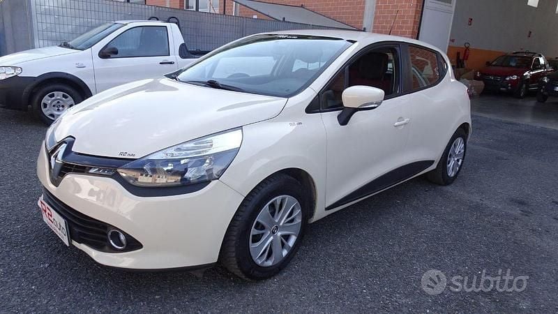 Usata Renault Clio IV 75 CV (55 kW) 2015 Beige Berlina
