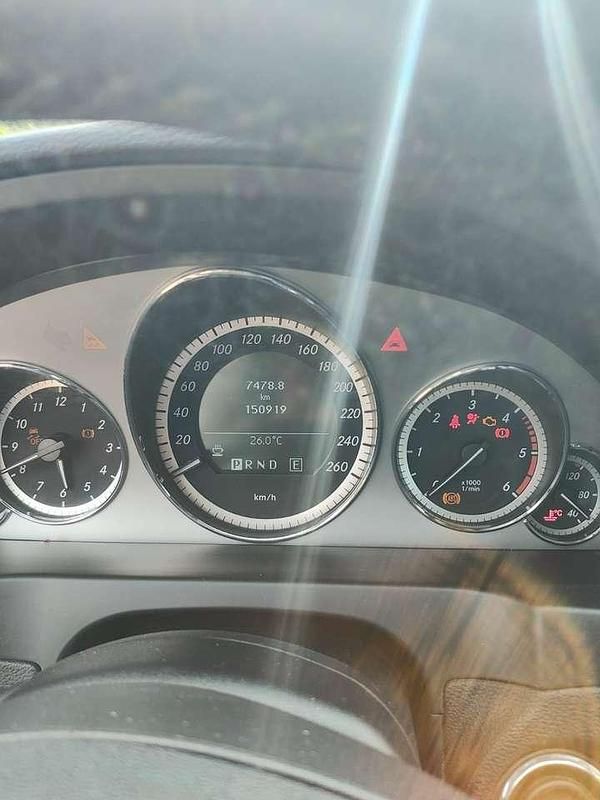 Gebraucht Mercedes E250 Avantgarde 204 PS (150 kW) 2011 Schwarz Coupé