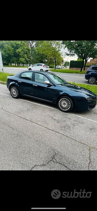 Usata 2009 Alfa Romeo 159 Progression Tre volumi | 1500 € (Super prezzo) - Immagine 1/4