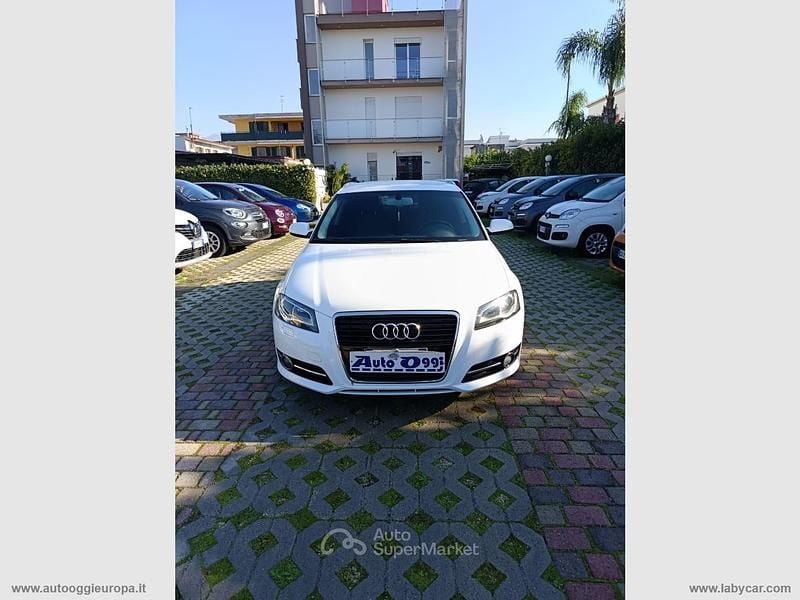 Bianco Usata 2012 Audi A3 Ambition Tre volumi | 7999 € (Ottimo prezzo) - Immagine 1/4