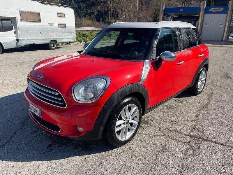 Nessuno(met.) Usata 2010 Mini Cooper D Countryman SUV | 7900 € (Buon prezzo) - Immagine 1/4