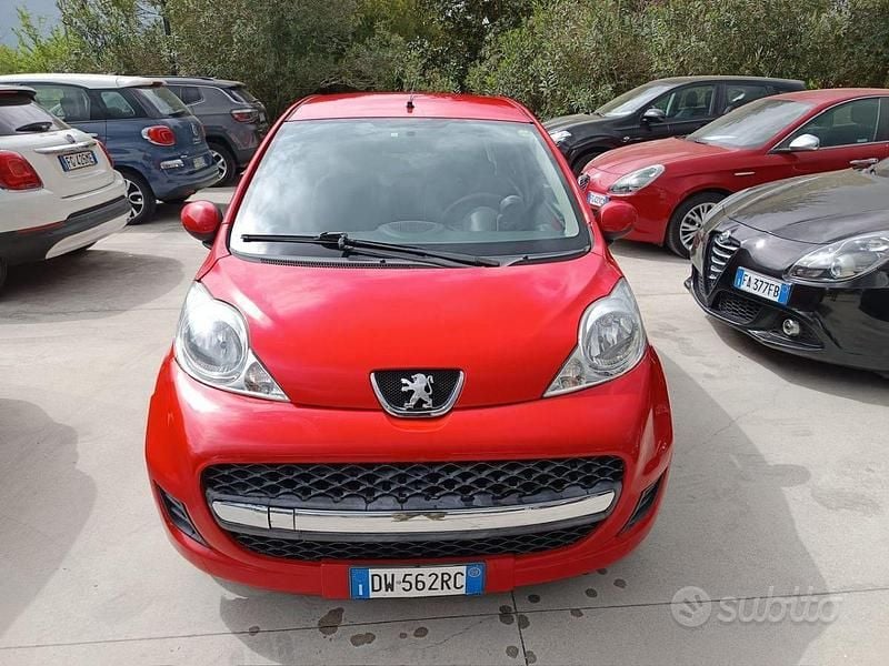 Usata Peugeot 107 68 CV (50 kW) 2009 Utilitaria
