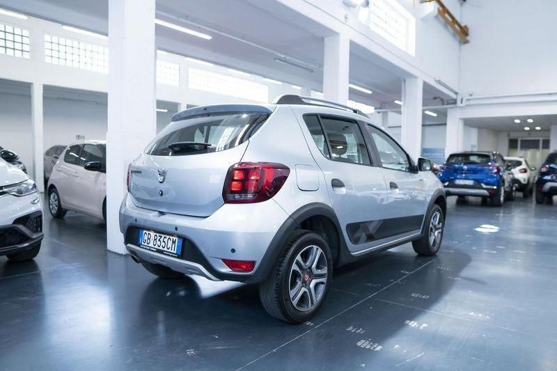 Usata Dacia Sandero Stepway 90 CV (66 kW) 2020 Argento Utilitaria