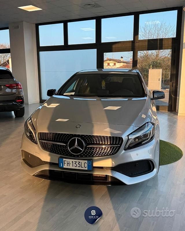 Usata Mercedes A180 Premium 109 CV (80 kW) 2017 Grigio Berlina