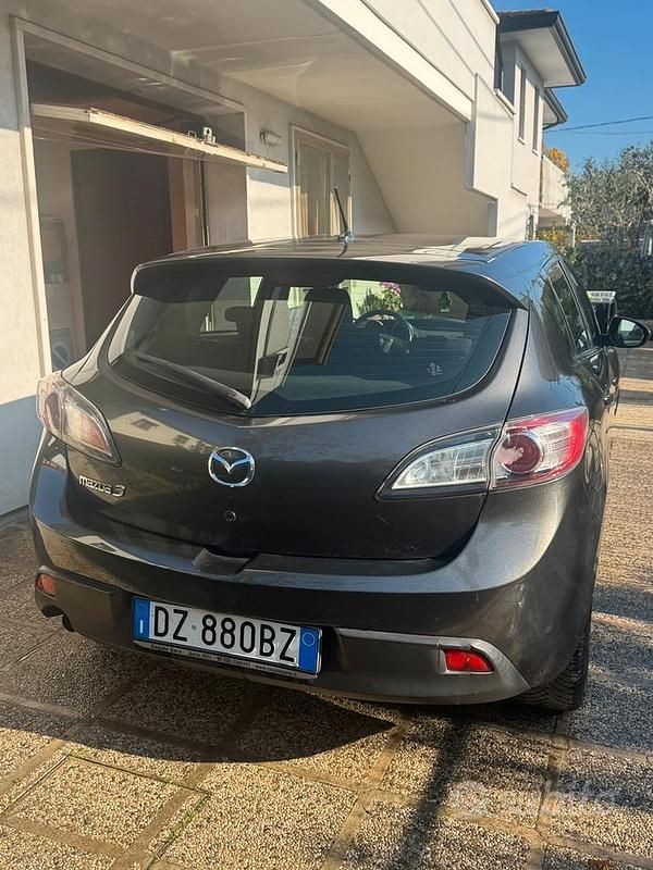 Usata Mazda 3 109 CV (80 kW) 2009 Grigio Utilitaria