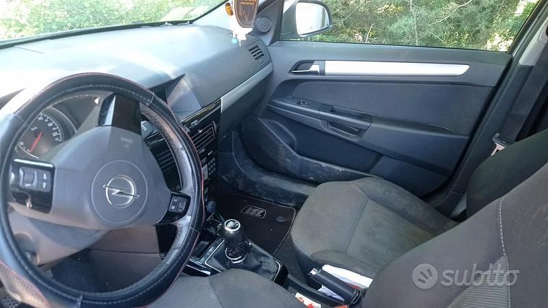 Usata Opel Astra 90 CV (66 kW) 2010 Station wagon