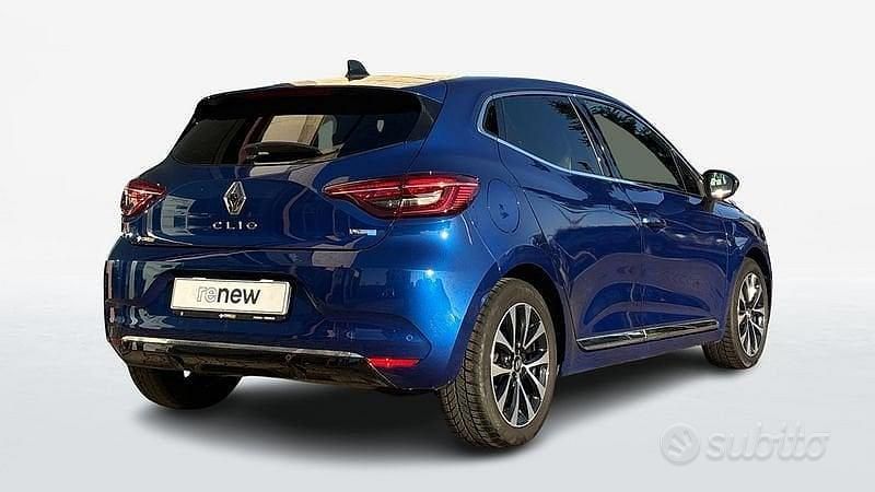 Usata Renault Clio V Techno 145 CV (106 kW) 2022 Blu Berlina