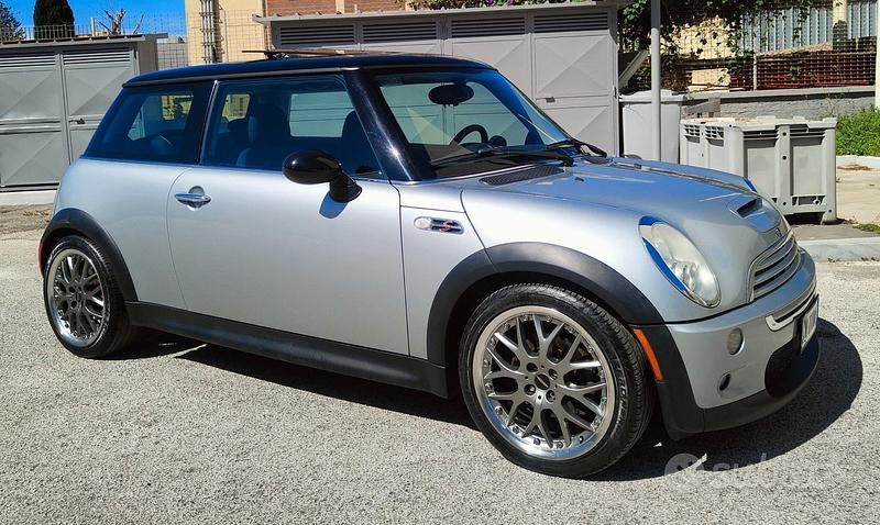 Grigio Usata 2005 Mini Cooper S Due volumi | 13.000 € (Buon prezzo) - Immagine 1/4