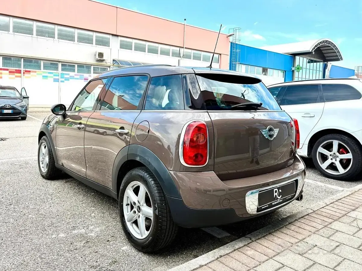 Usata Mini Countryman 90 CV (66 kW) 2012 Marrone SUV