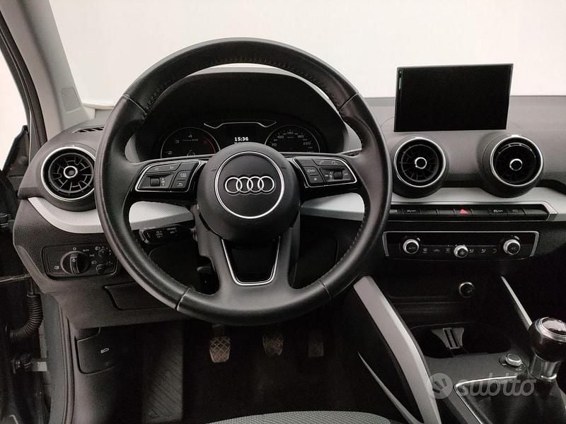 Usata Audi Q2 Design 116 CV (85 kW) 2017 Grigio SUV