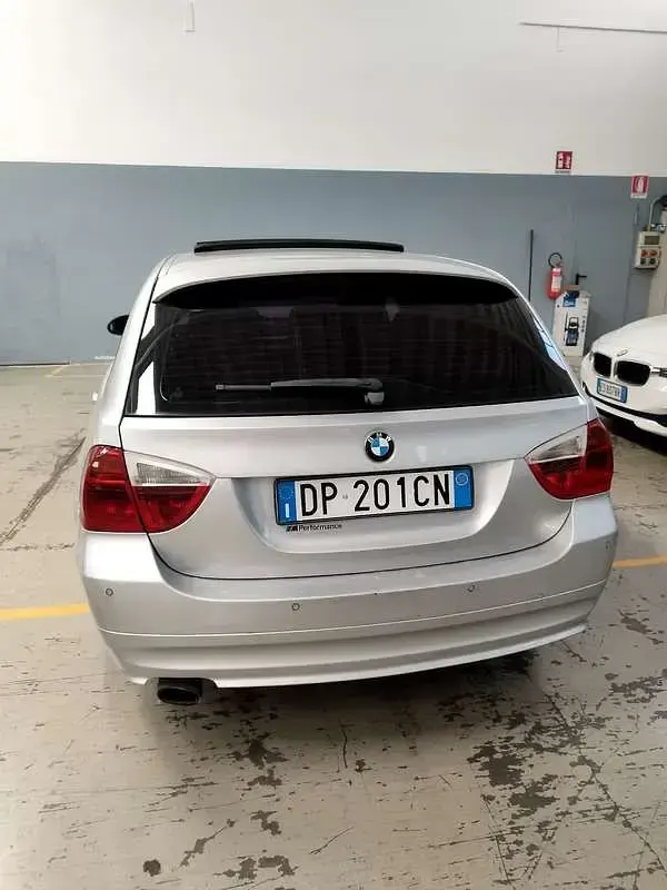 Begagnad BMW 320 177 HK (130 kW) 2008 Sedan