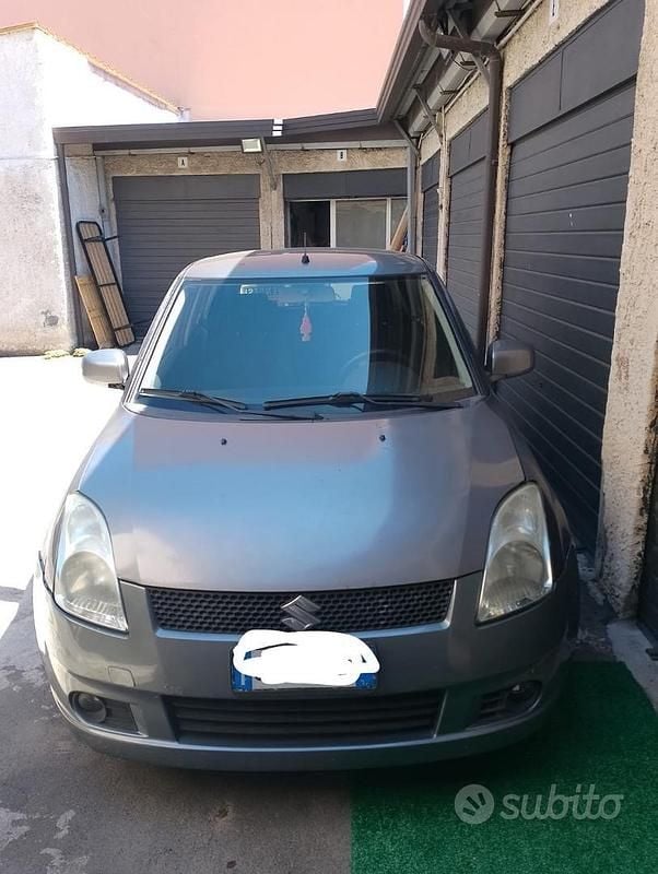 Usata Suzuki Swift 92 CV (67 kW) 2005 Grigio Utilitaria