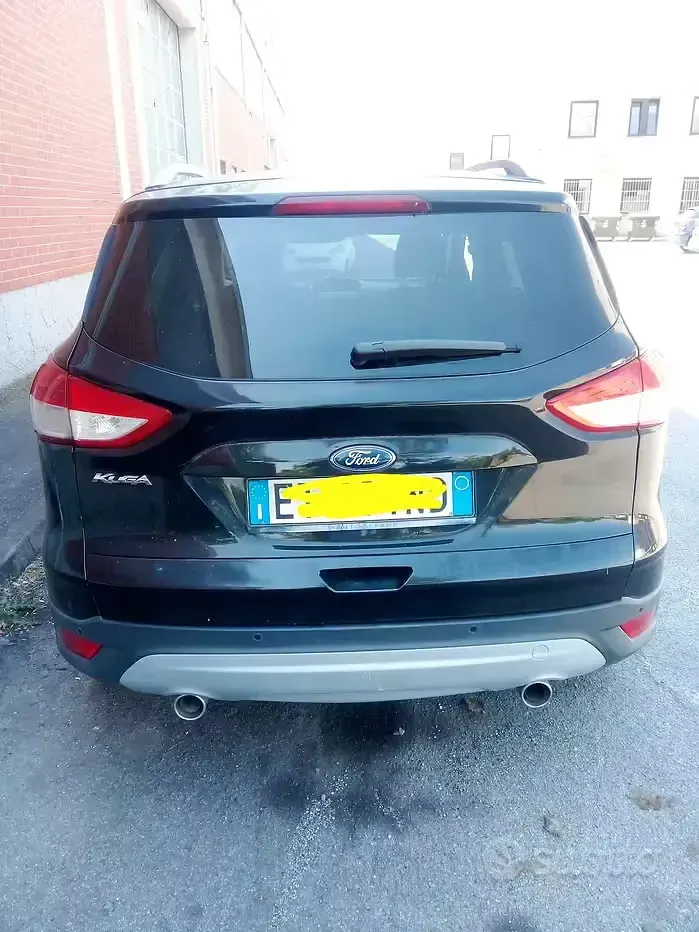 Usata Ford Kuga 163 CV (119 kW) 2013 Nero SUV