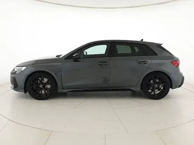 Usata Audi RS3 Sportback Comfort 400 CV (294 kW) 2025 Grigio daytona perla Utilitaria