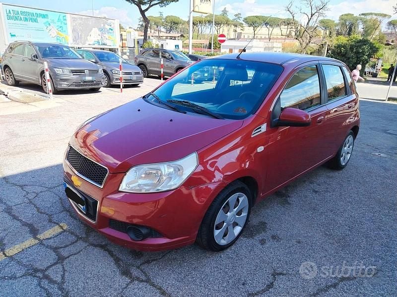 Usata Chevrolet Aveo LS 84 CV (61 kW) 2011 Rosso Berlina