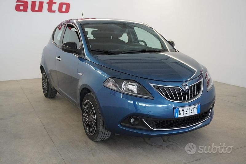 Usata Lancia Ypsilon Gold 69 CV (50 kW) 2023 Blu Utilitaria