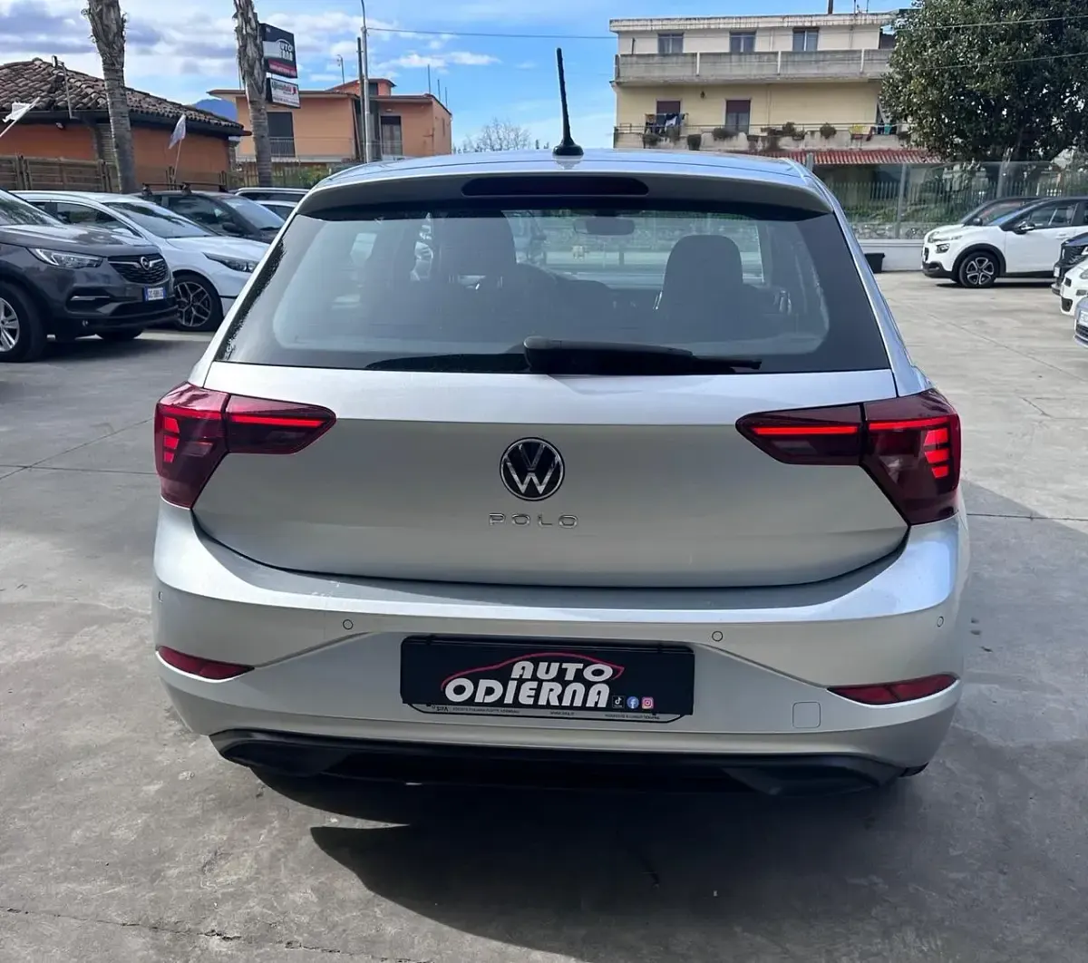 Usata VW Polo Style 95 CV (69 kW) 2023 Argento Utilitaria