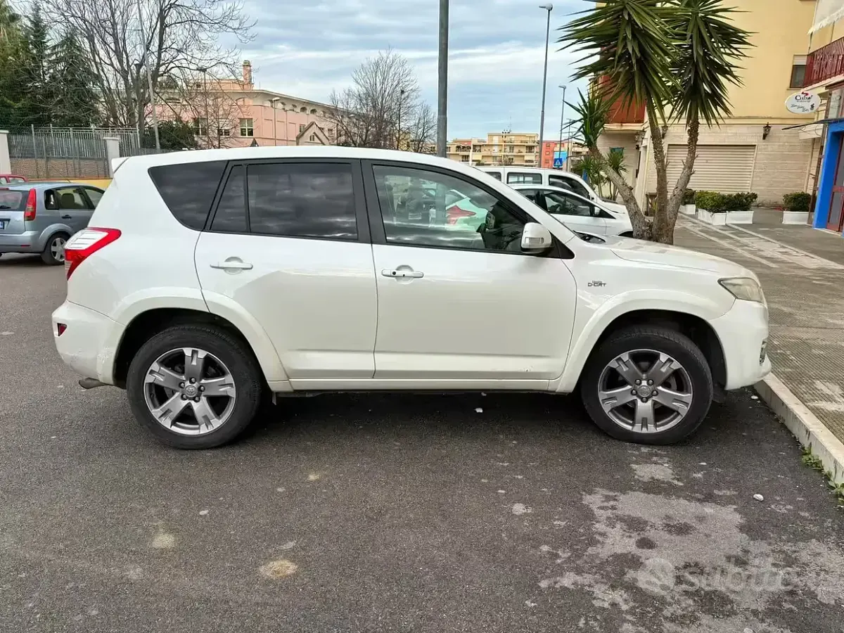 Usata Toyota RAV4 150 CV (110 kW) 2012 Bianco SUV