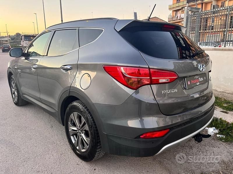 Usata Hyundai Santa Fe Comfort 197 CV (144 kW) 2015 Grigio SUV