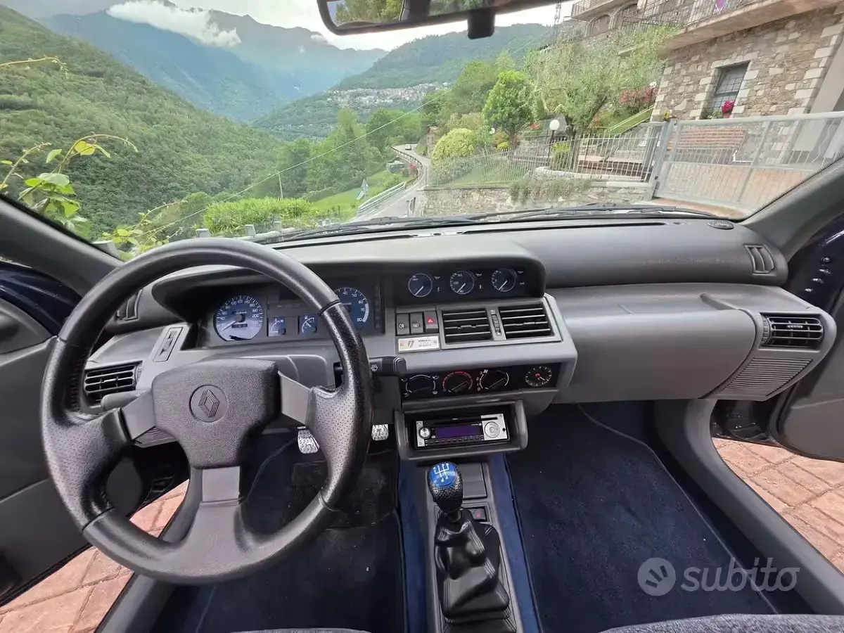 Usata Renault Clio 147 CV (108 kW) 1993 Utilitaria