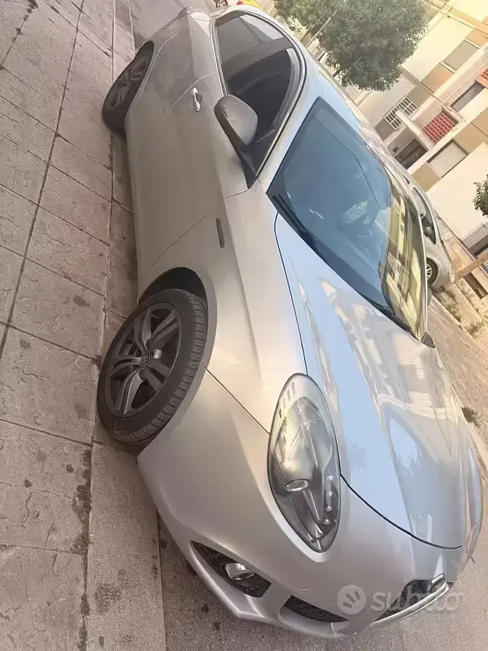 Usata Alfa Romeo Giulietta 105 CV (77 kW) 2013 Grigio Utilitaria