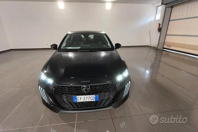 Usata Peugeot 208 Style 75 CV (55 kW) 2025 Nero Utilitaria