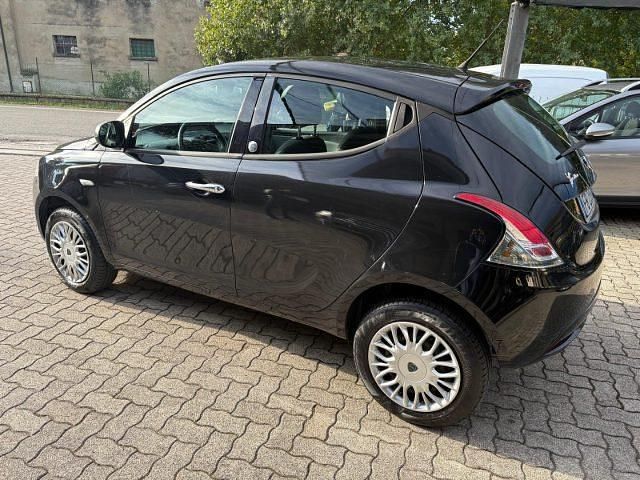 Usata Lancia Ypsilon S 85 CV (62 kW) 2015 Nero Utilitaria