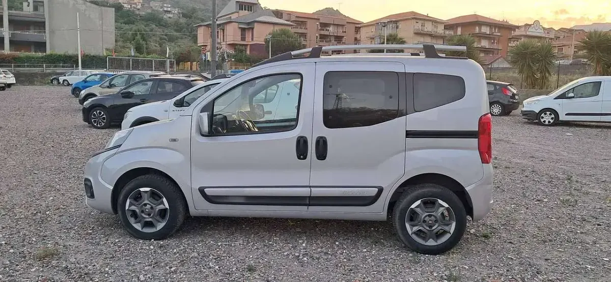 Usata Fiat Qubo Trekking 80 CV (58 kW) 2018 Argento Monovolume