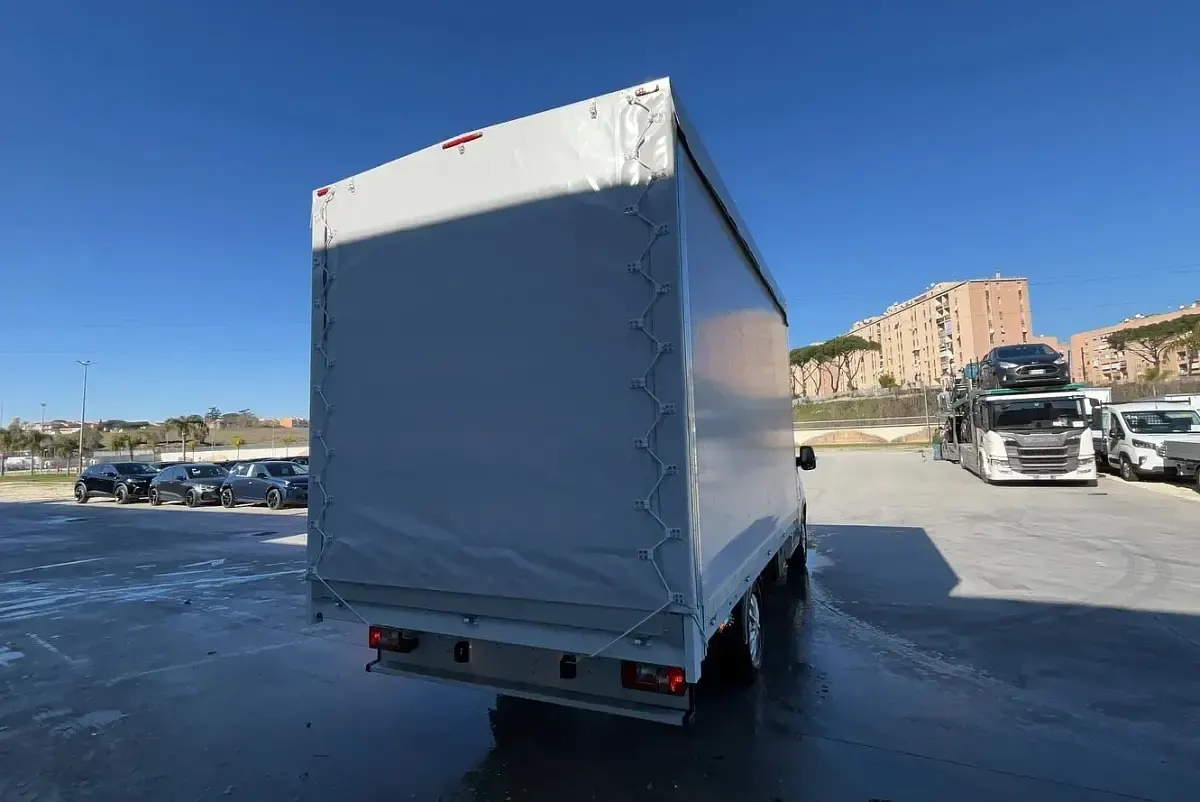 Nuova Maxus V90 150 CV (110 kW) 2025 Bianco Furgone