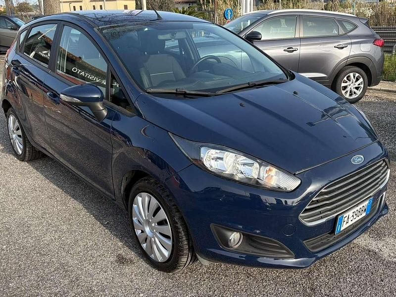 Usata Ford Fiesta Business Edition 95 CV (69 kW) 2015 Blu/azzurro Berlina