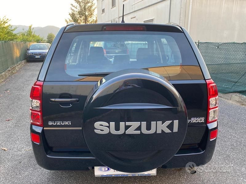 Usata Suzuki Grand Vitara 129 CV (94 kW) 2007 Nero SUV