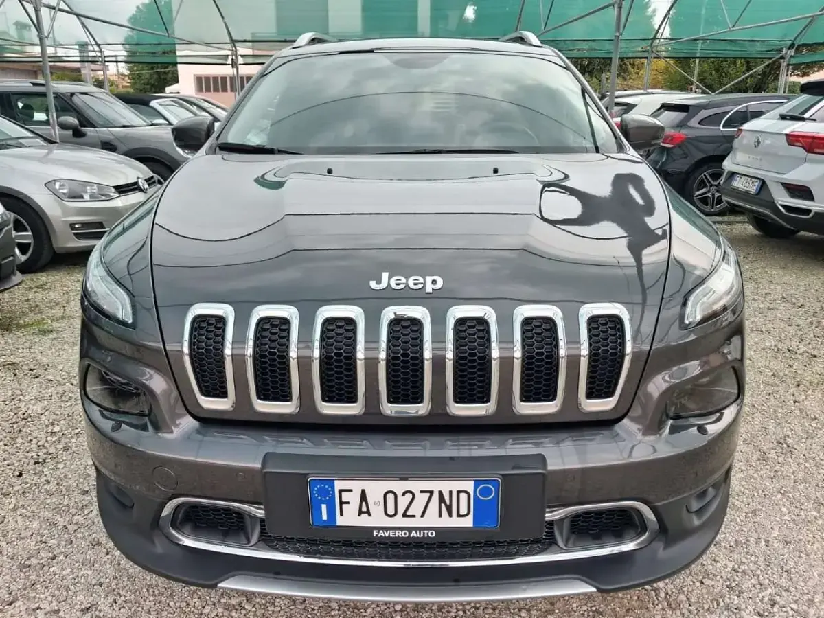 Usata Jeep Cherokee Limited 200 CV (147 kW) 2015 Grigio SUV