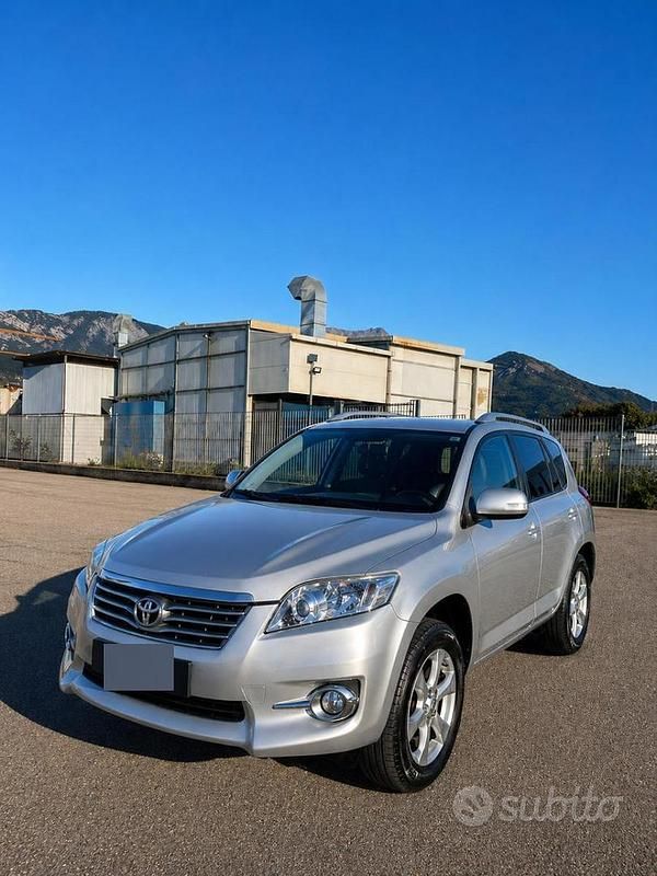 Usata Toyota RAV4 177 CV (130 kW) 2010 SUV