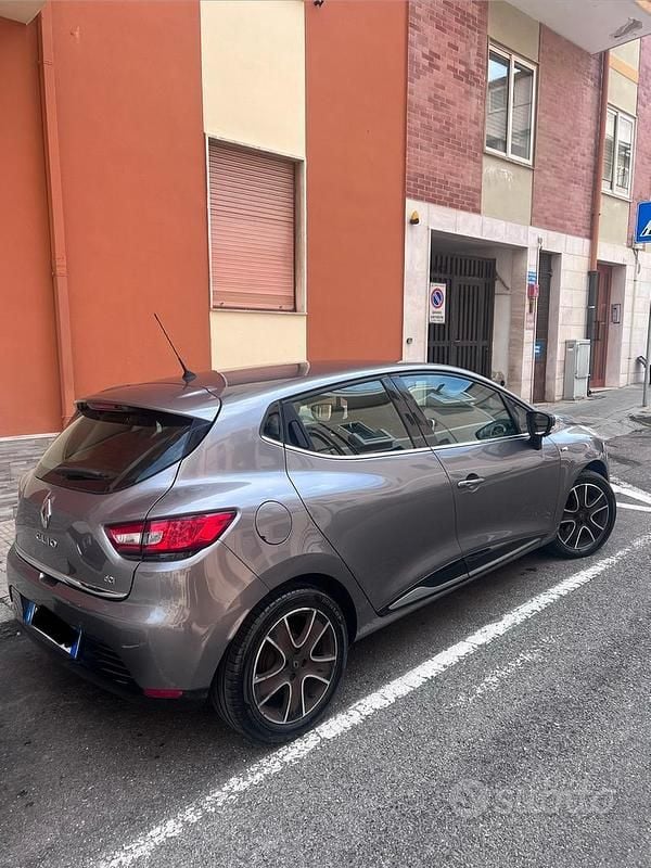 Usata Renault Clio 75 CV (55 kW) 2016 Grigio Coupé