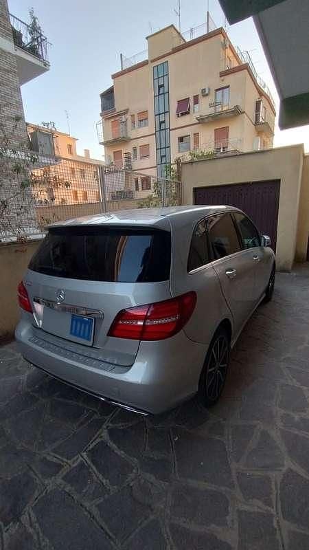 Usata Mercedes B180 109 CV (80 kW) 2018 Monovolume