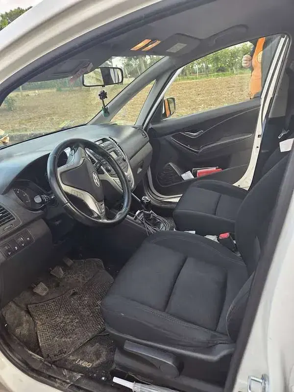 Usata Hyundai ix20 Style 90 CV (66 kW) 2014 Bianco Utilitaria