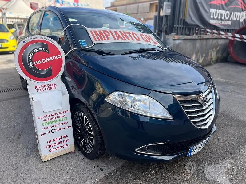 Blu Usata 2016 Lancia Ypsilon Utilitaria | 6750 € (Ottimo prezzo) - Immagine 1/4