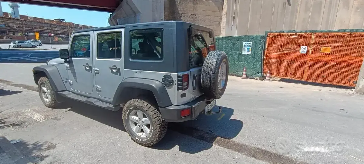 Usata Jeep Wrangler Unlimited Sport 177 CV (130 kW) 2008 Grigio SUV