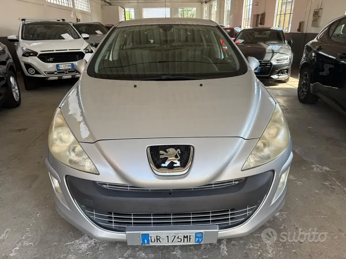 Usata Peugeot 308 Premium 120 CV (88 kW) 2008 Grigio Berlina