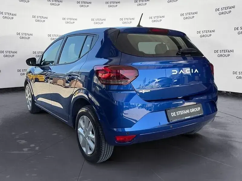 Usata Dacia Sandero Expression 101 CV (74 kW) 2023 Blu Utilitaria