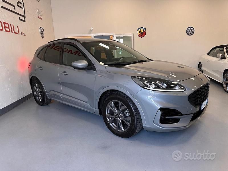 Usata Ford Kuga ST-Line 120 CV (88 kW) 2022 Grigio SUV
