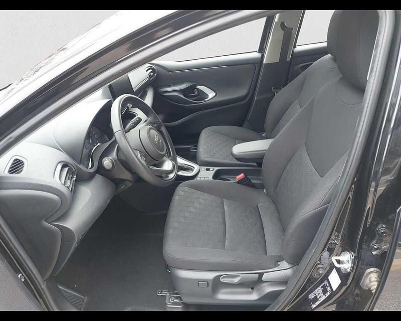 Usata Toyota Yaris Hybrid Active 92 CV (67 kW) 2025 Nero Utilitaria